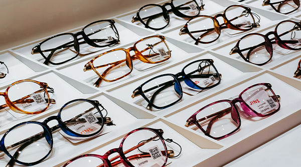 Retail eyewear Store by eyeweb.com